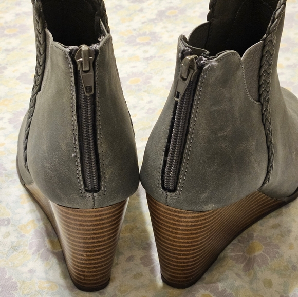 New Maurices gray Wedge heel boot size 10 - Picture 5 of 6